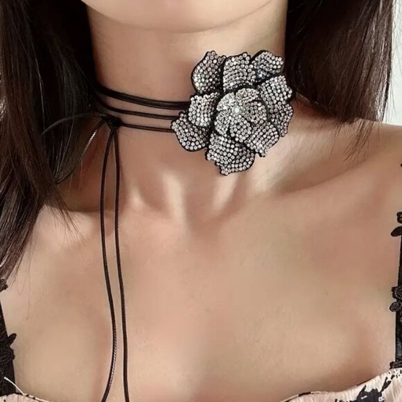 NEW Black Crystal Studded Rose Camelia Flower Leather Cord Choker Necklace - Picture 1 of 3